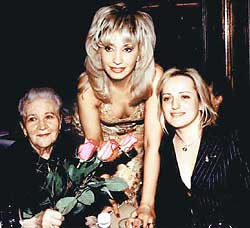 С дочерью Лалой и мамой Серафимой Михайловной